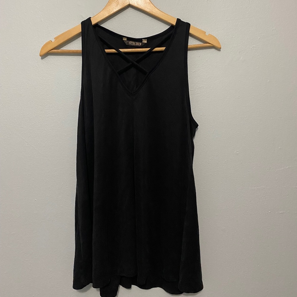 Charcoal swing tank with criss cross front